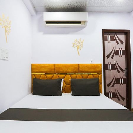Flips With Mykonos Guest House Нью-Делі Екстер'єр фото