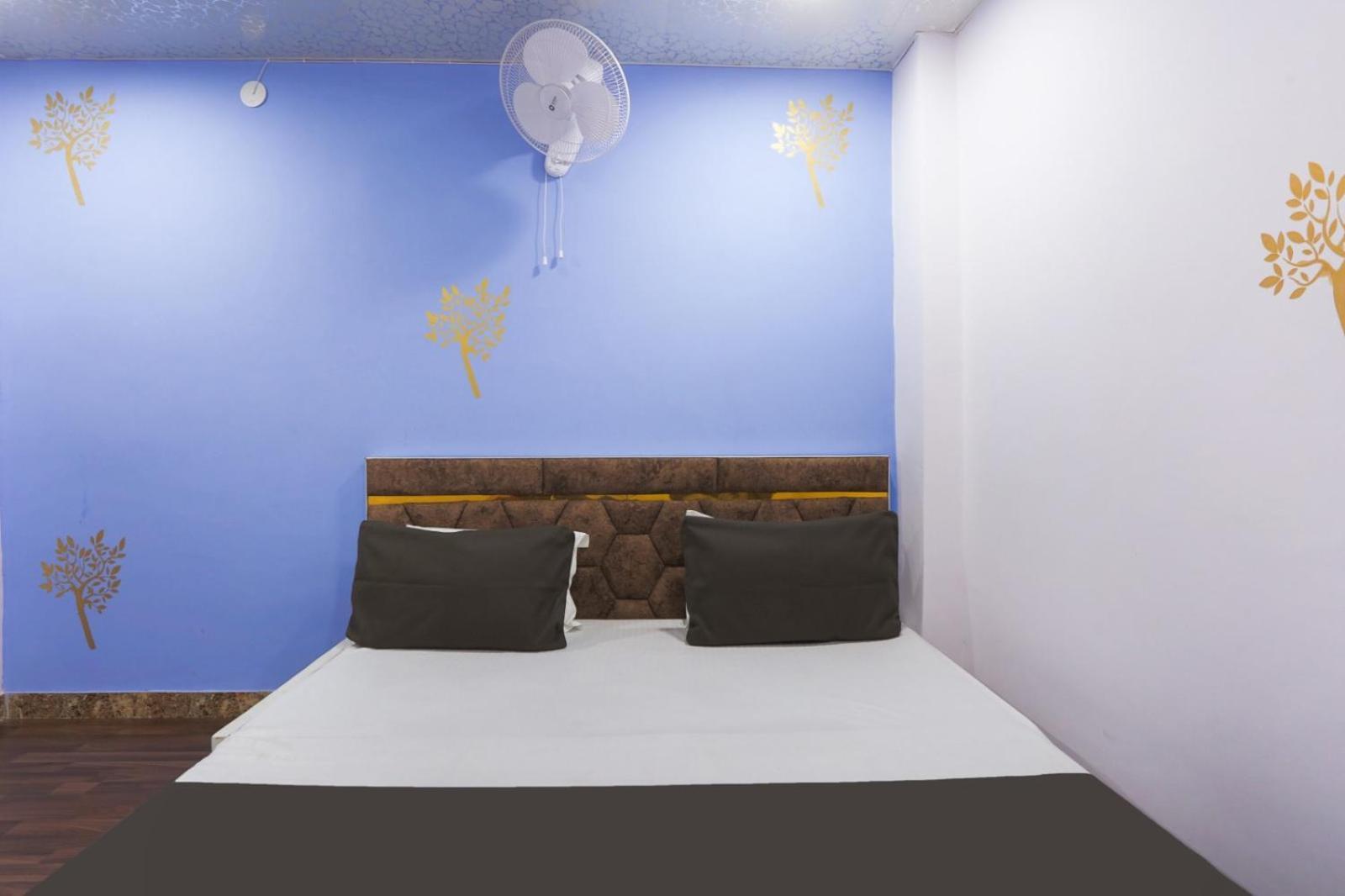 Flips With Mykonos Guest House Нью-Делі Екстер'єр фото