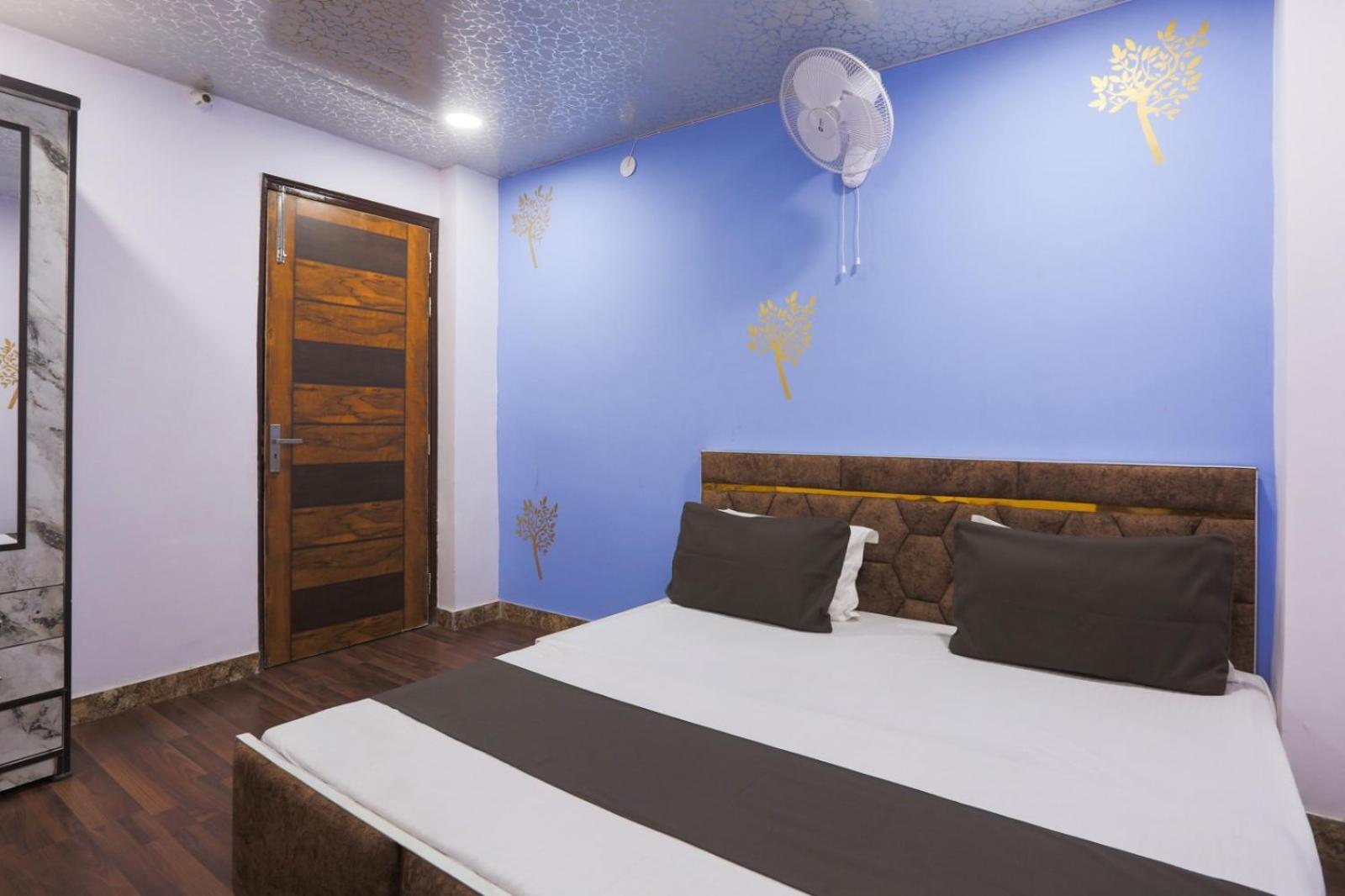 Flips With Mykonos Guest House Нью-Делі Екстер'єр фото